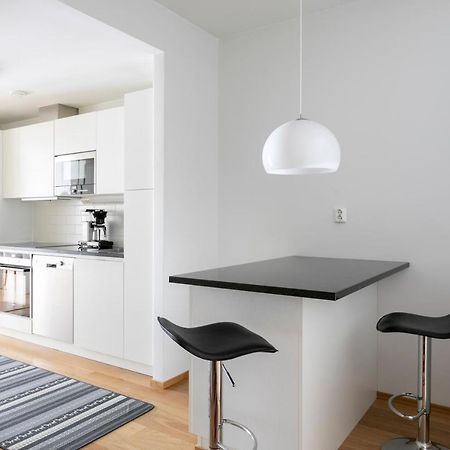 2Ndhomes Cozy 1Br Apartment With Balcony By The Central Station Хельсинки Экстерьер фото