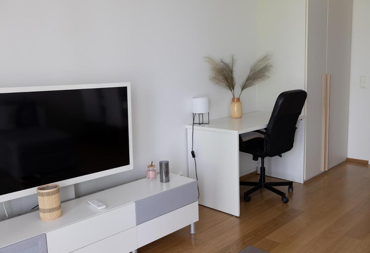 2Ndhomes Cozy 1Br Apartment With Balcony By The Central Station Хельсинки Экстерьер фото