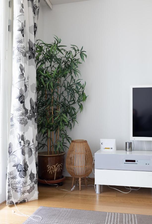 2Ndhomes Cozy 1Br Apartment With Balcony By The Central Station Хельсинки Экстерьер фото